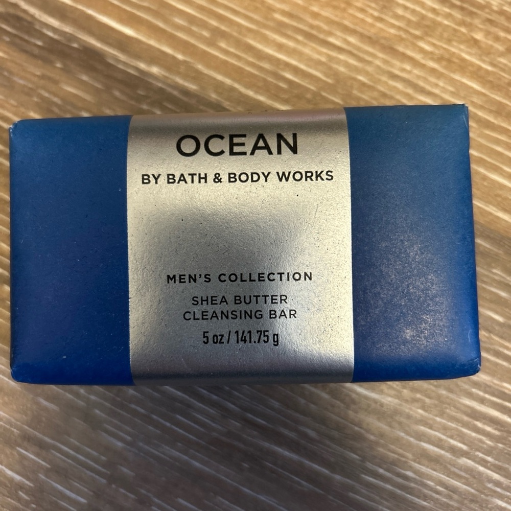 💙Bath & Body Works Ocean Shea Butter Cleansing Bar - Blue and Silver